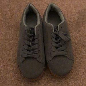 Olive green platform sneaker fenty alike